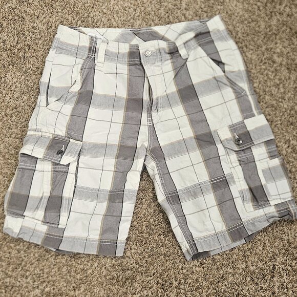 Men's plaid Cargo Utility Shorts - 33/34 waist - 2/$7 - Picture 4 of 11